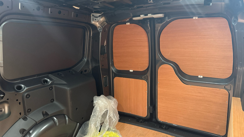 Ford Transit Connect 250 L2 Petrol 1.5 EcoBoost PHEV 150 Limited Van Auto